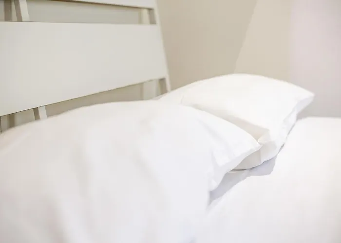 Falcon House - Nel Cuore Di * פארמה