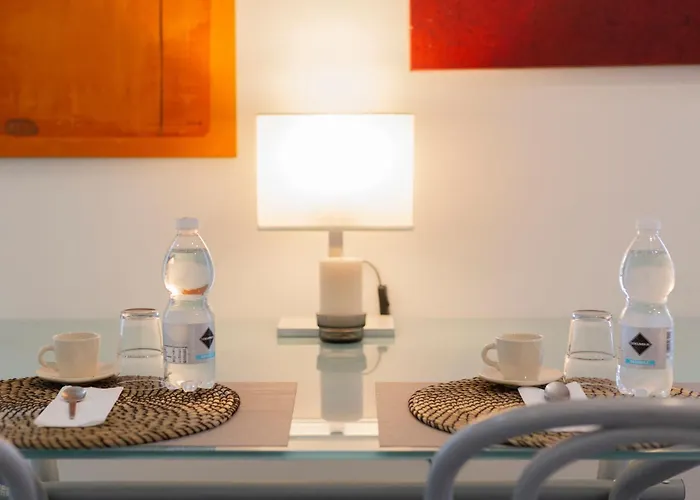 Falcon House - Nel Cuore Di